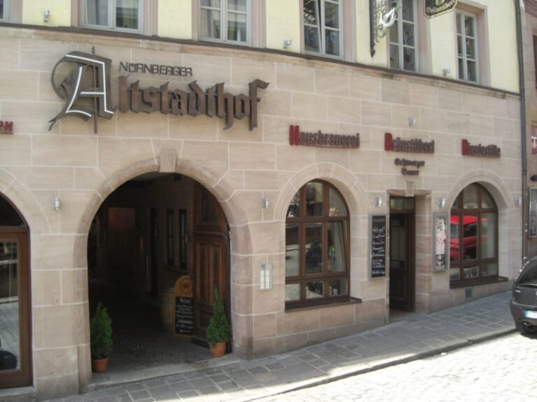 Altstadthof verklagt Tucher