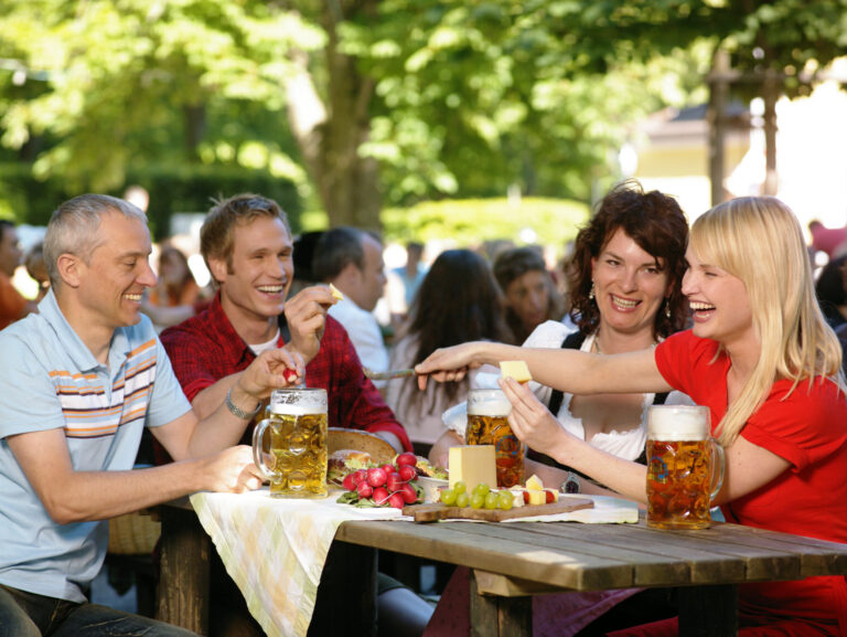 Biergartensaison: Hier sind die besten 10 europäischen Städte für das Trinken im Freien