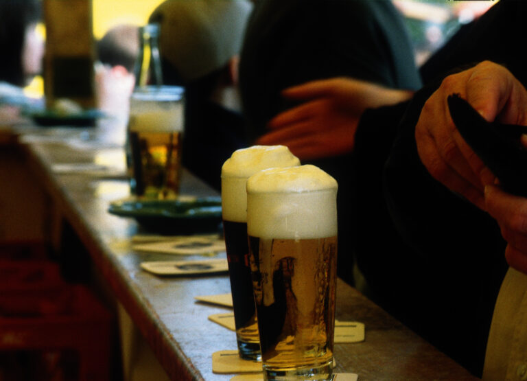 So wurde einst Alkoholgenuss gefeiert: Die Gesellschaft zur Bekämpfung der Nüchternheit