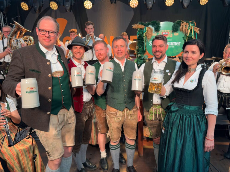 Festliche Jubiläumsnacht: 450 Jahre Brauerei Schnitzlbaumer – Ein gelungener Auftakt zum Frühlingsfest